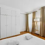 Amazing 3bdr Near The Eiffel Tower דירה *